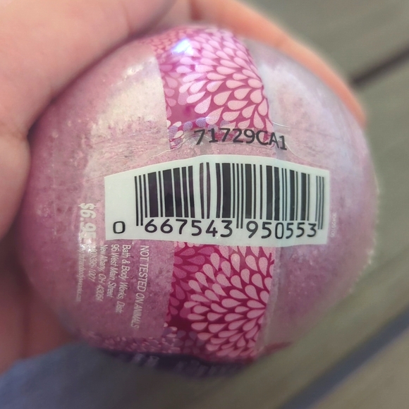 A Thousand Wishes Bath Bomb - Picture 4 of 4